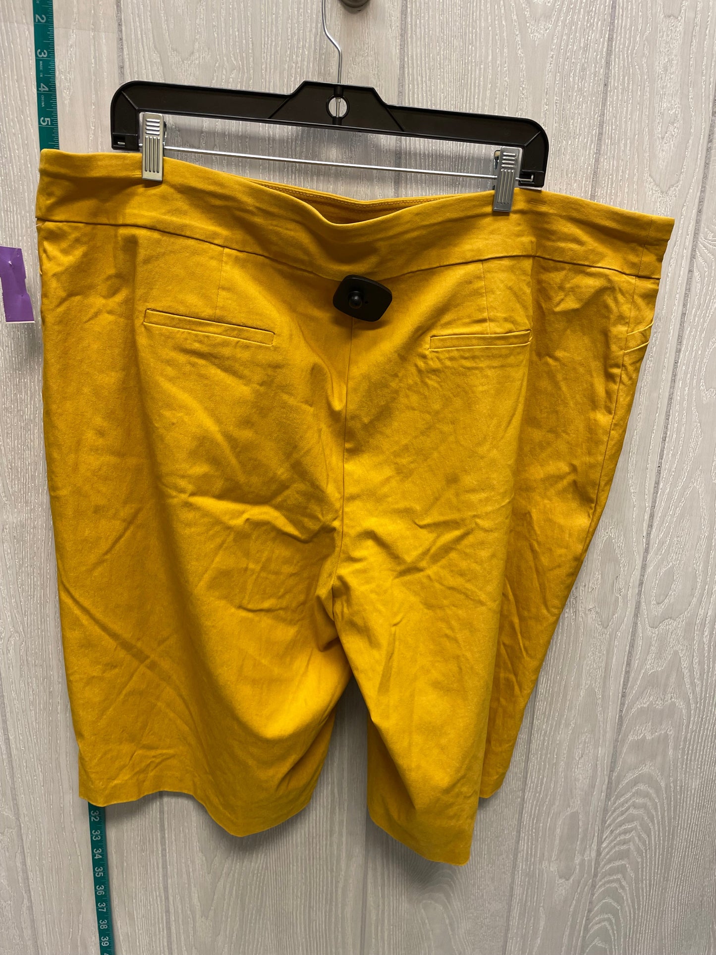 Yellow Shorts Ashley Stewart, Size 26