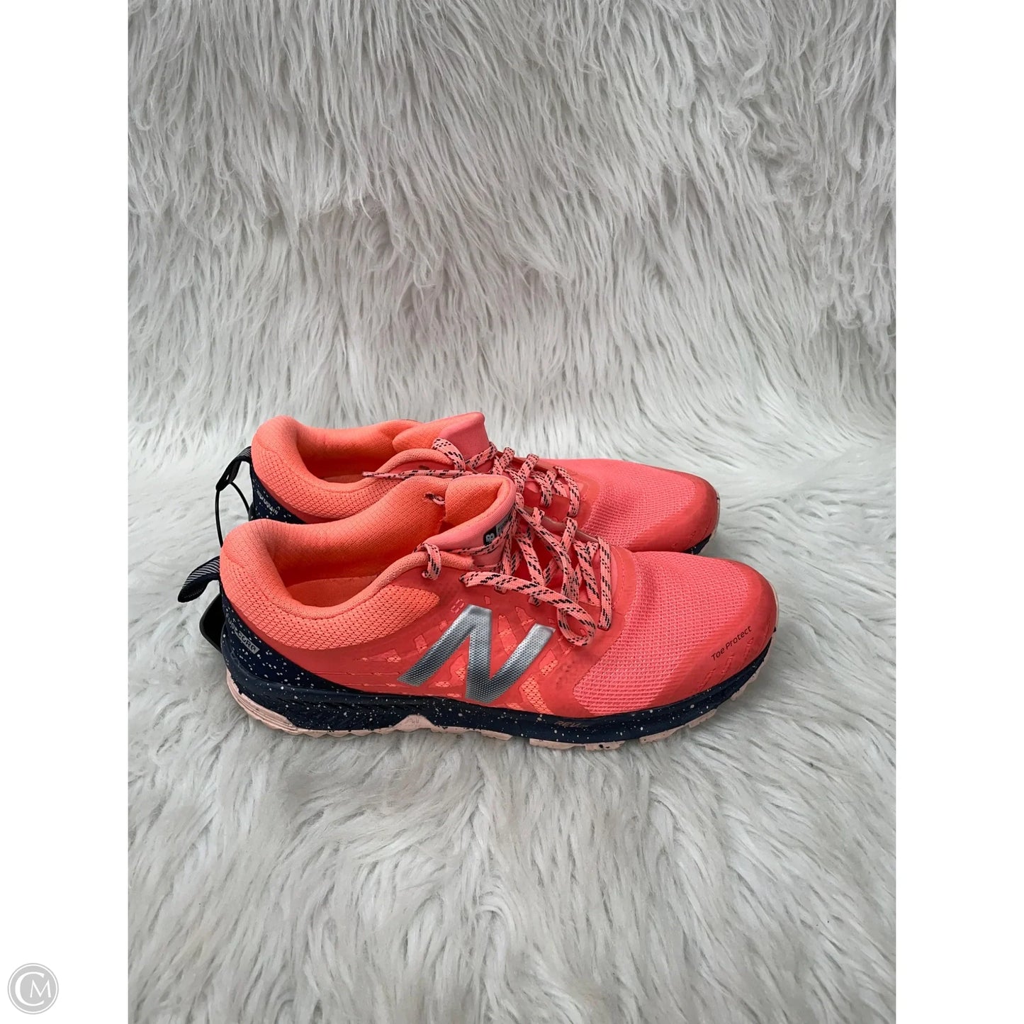 Shoes Athletic By New Balance In Coral, Size: 9