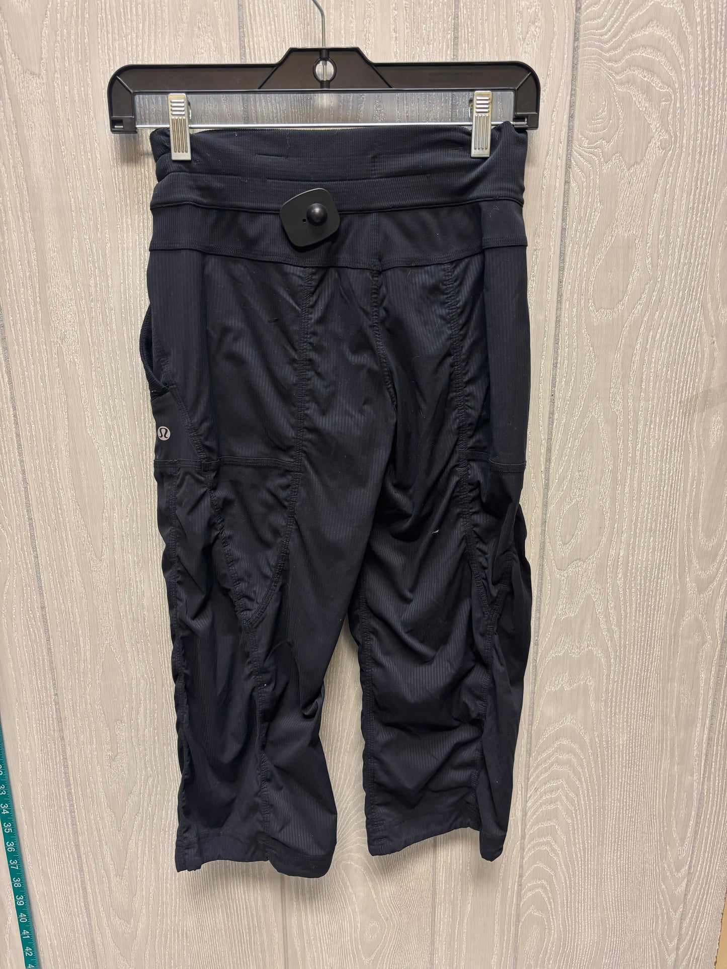 Athletic Capris By Lululemon In Black, Size: Xs