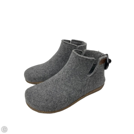 Boots Ankle Flats By Taos In Grey, Size: 7.5