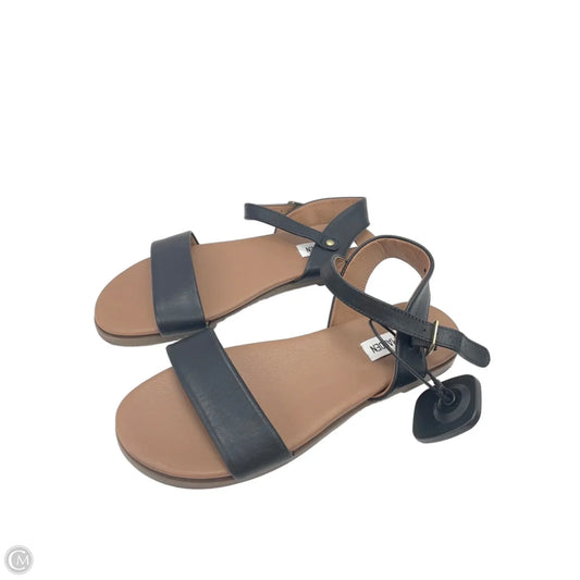 Sandals Flats By Steve Madden In Black, Size: 7