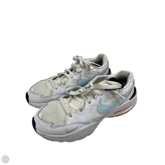 Shoes Sneakers By Nike In White, Size: 9