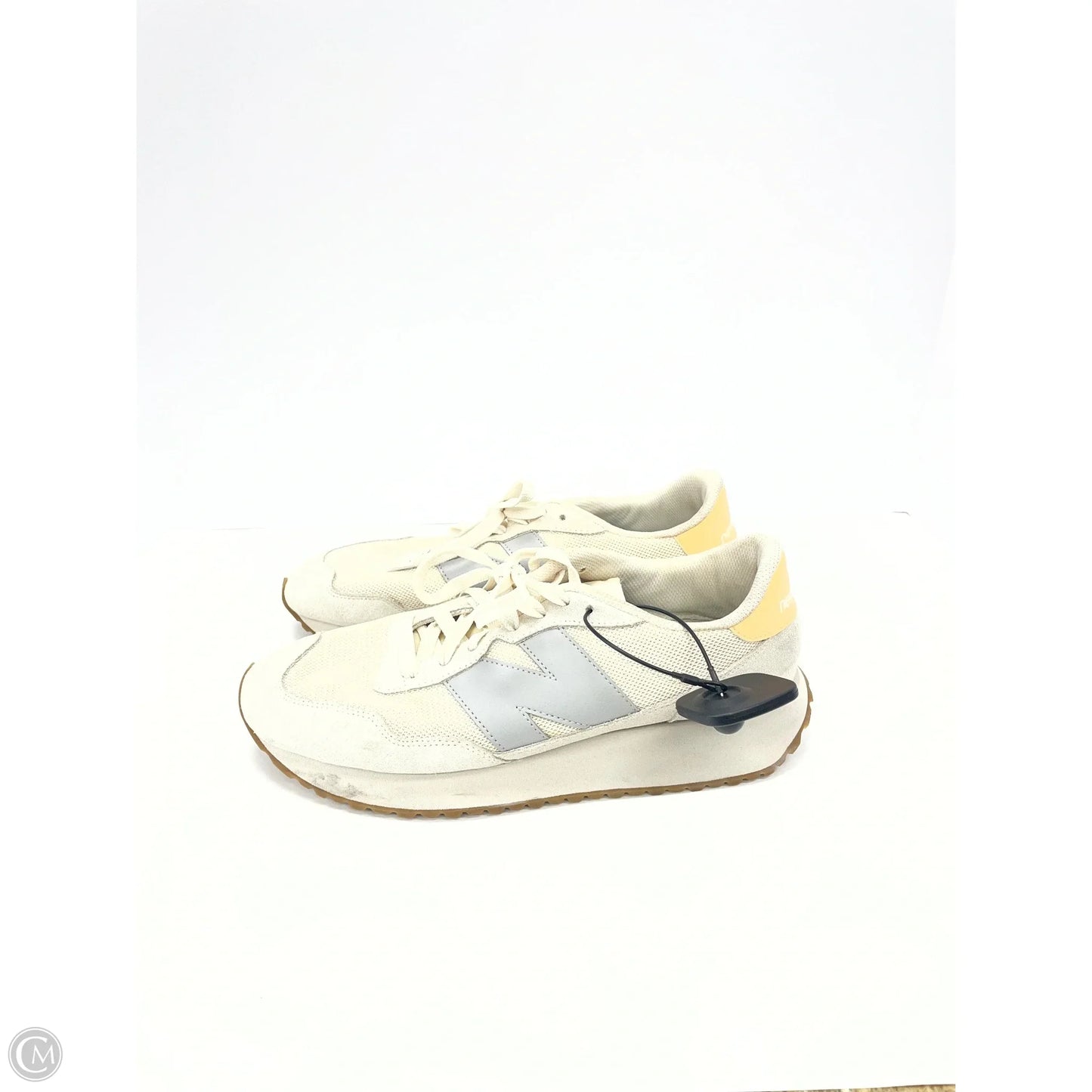 Shoes Sneakers By New Balance In Cream & Purple, Size: 10.5