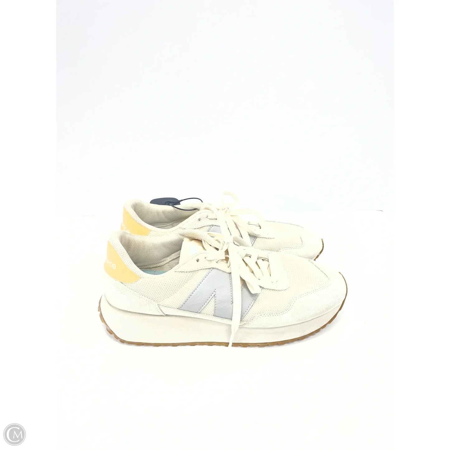 Shoes Sneakers By New Balance In Cream & Purple, Size: 10.5