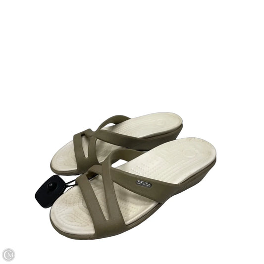 Sandals Flats By Crocs In Brown & Cream, Size: 9