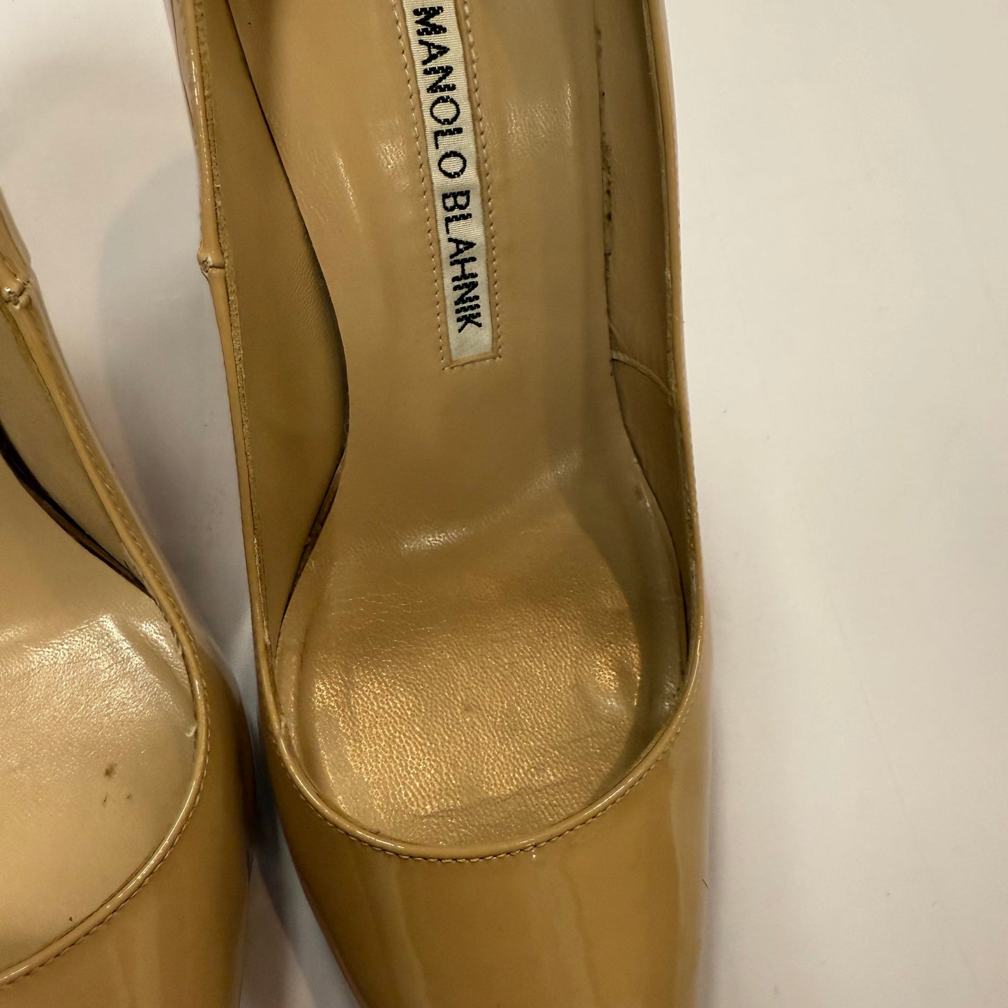 Shoes Luxury Designer By Manolo Blahnik In Tan, Size: 7