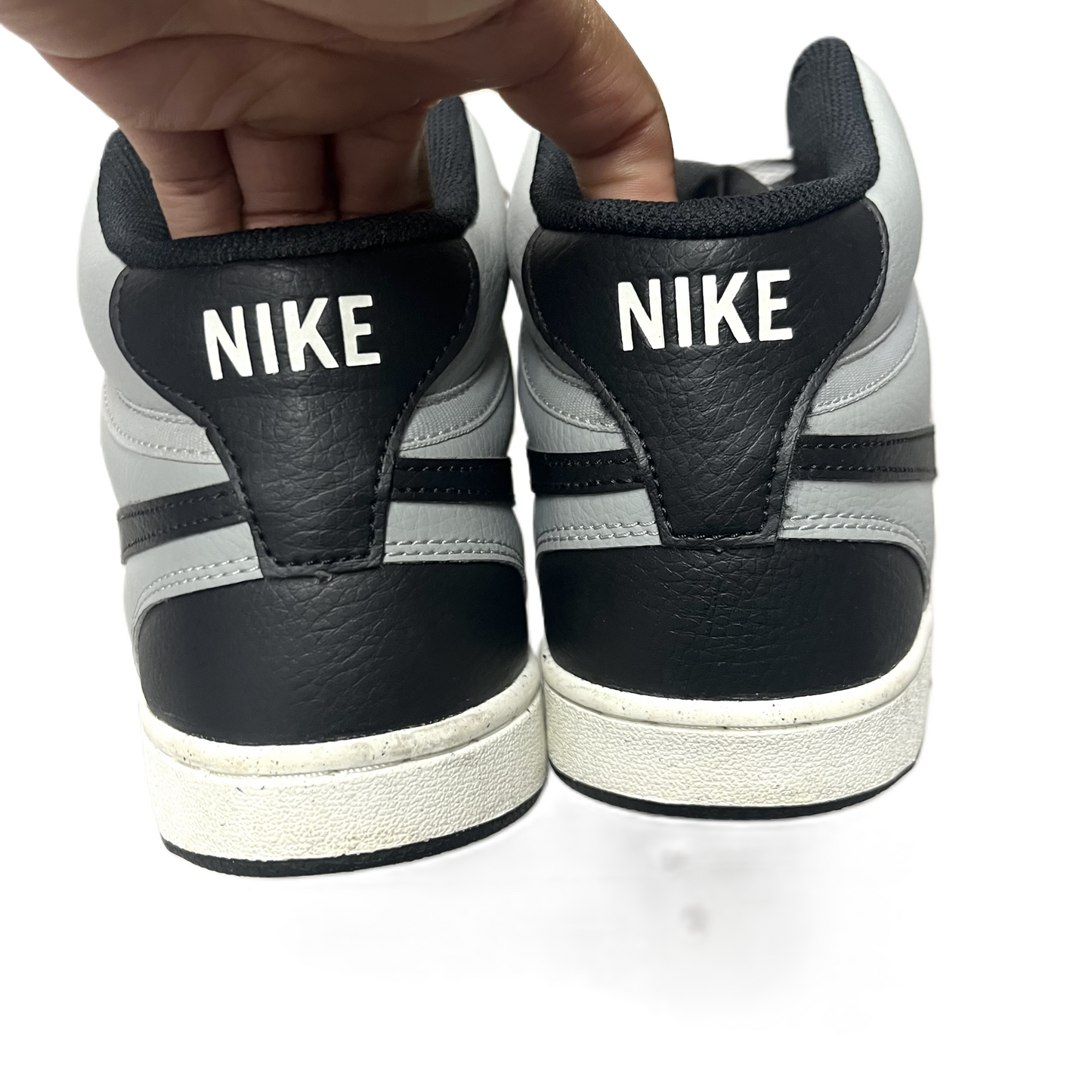 Shoes Sneakers By Nike In Black & Grey, Size: 8.5