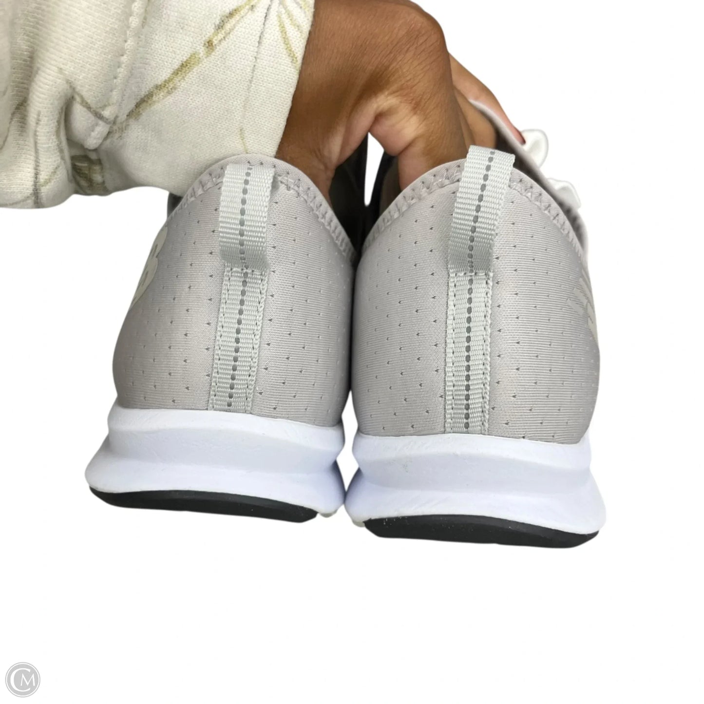 Shoes Sneakers By New Balance In Grey, Size: 9