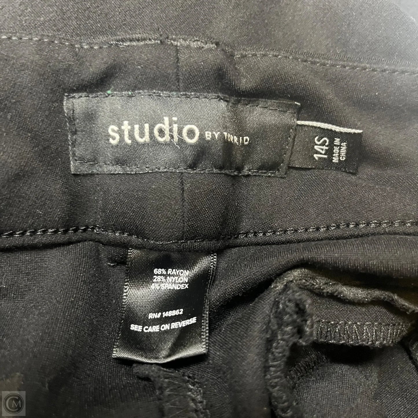 Jeans Cropped By Torrid In Black, Size: 14