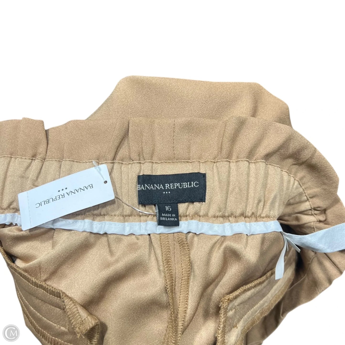 Shorts By Banana Republic In Tan, Size: 16