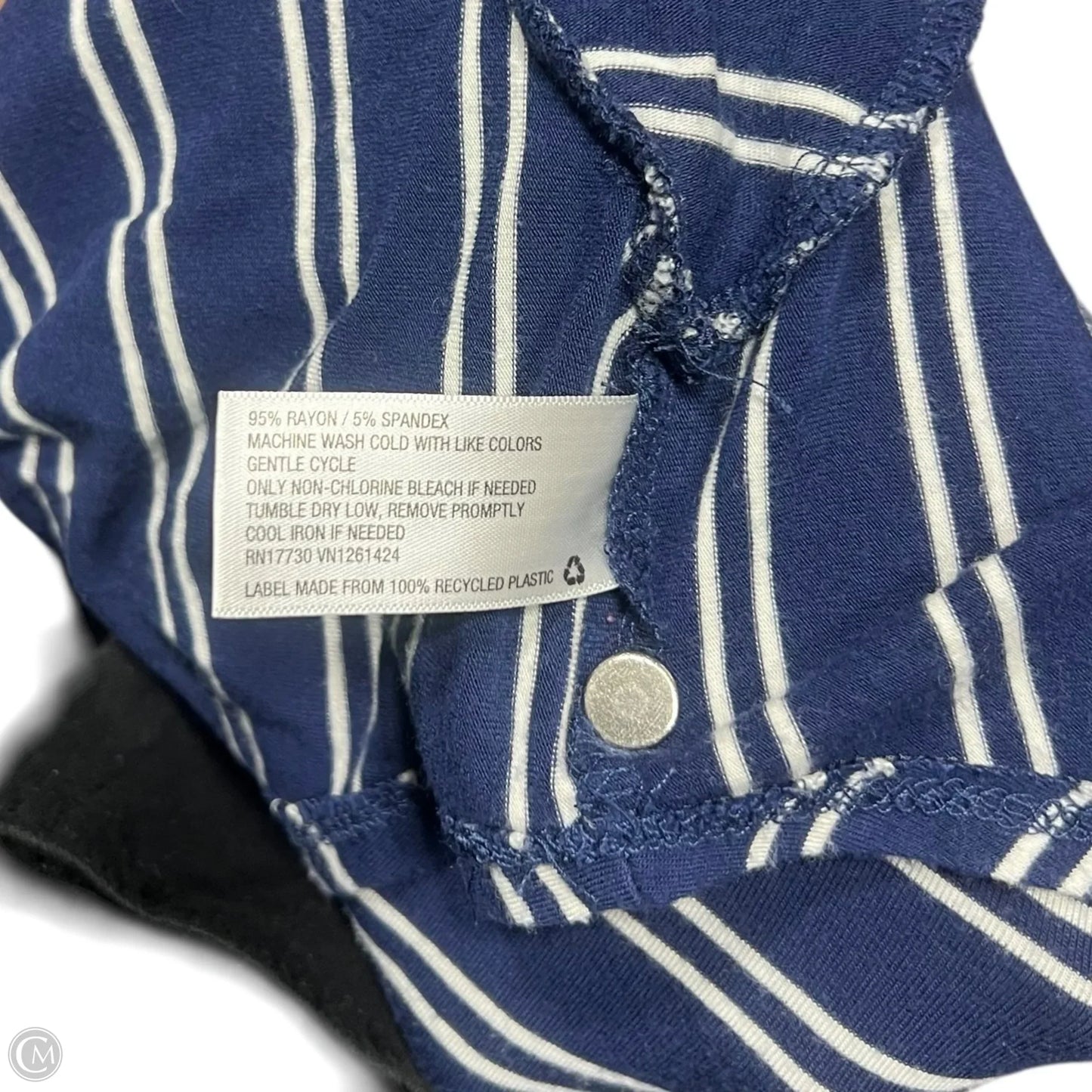 Top Short Sleeve By Universal Thread In Blue & White, Size: M