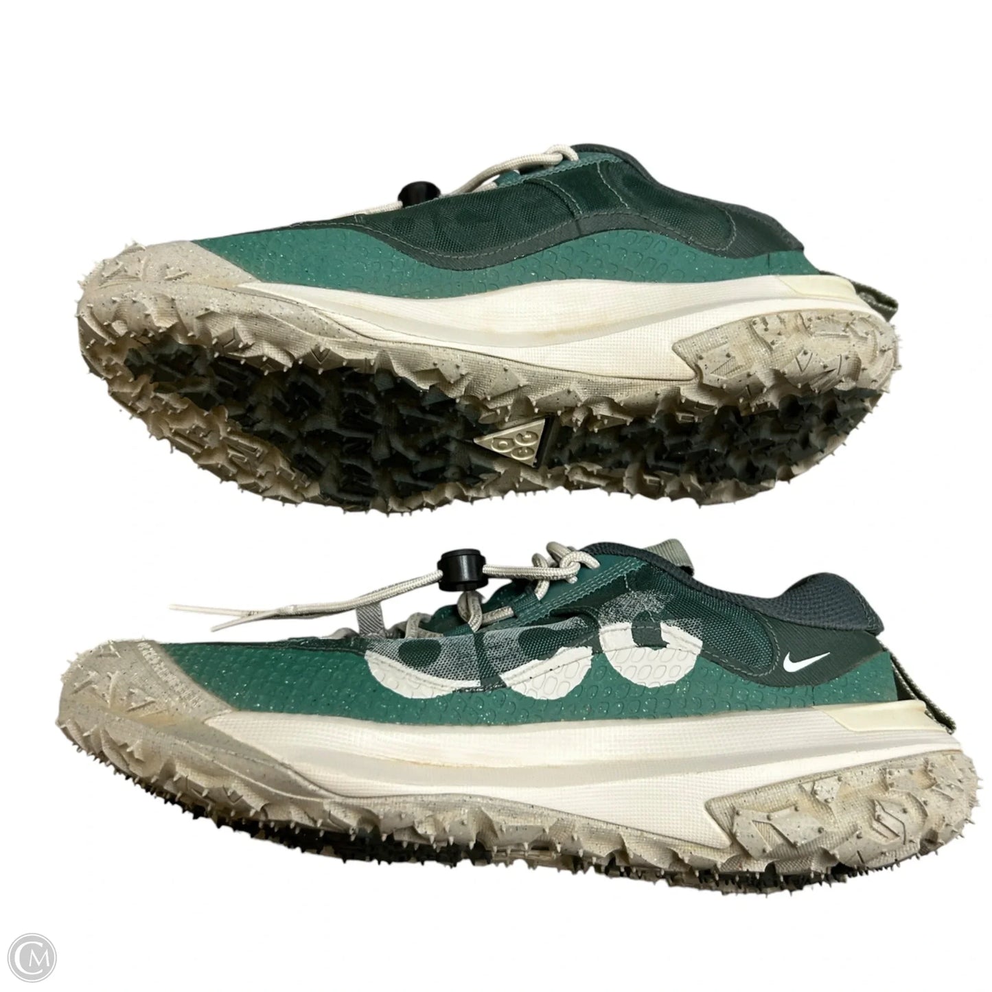 Shoes Sneakers By Nike In Cream & Green, Size: 5.5