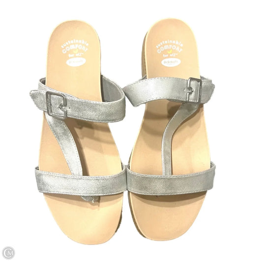 Sandals Flats By Dr Scholls In Silver, Size: 10
