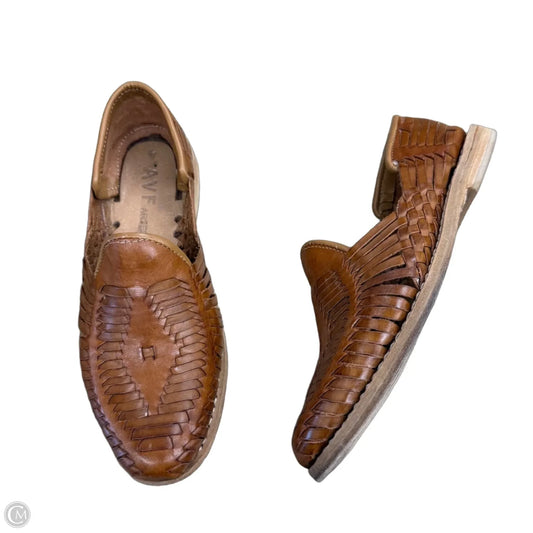 Shoes Flats By Artesanos In Brown, Size: 6