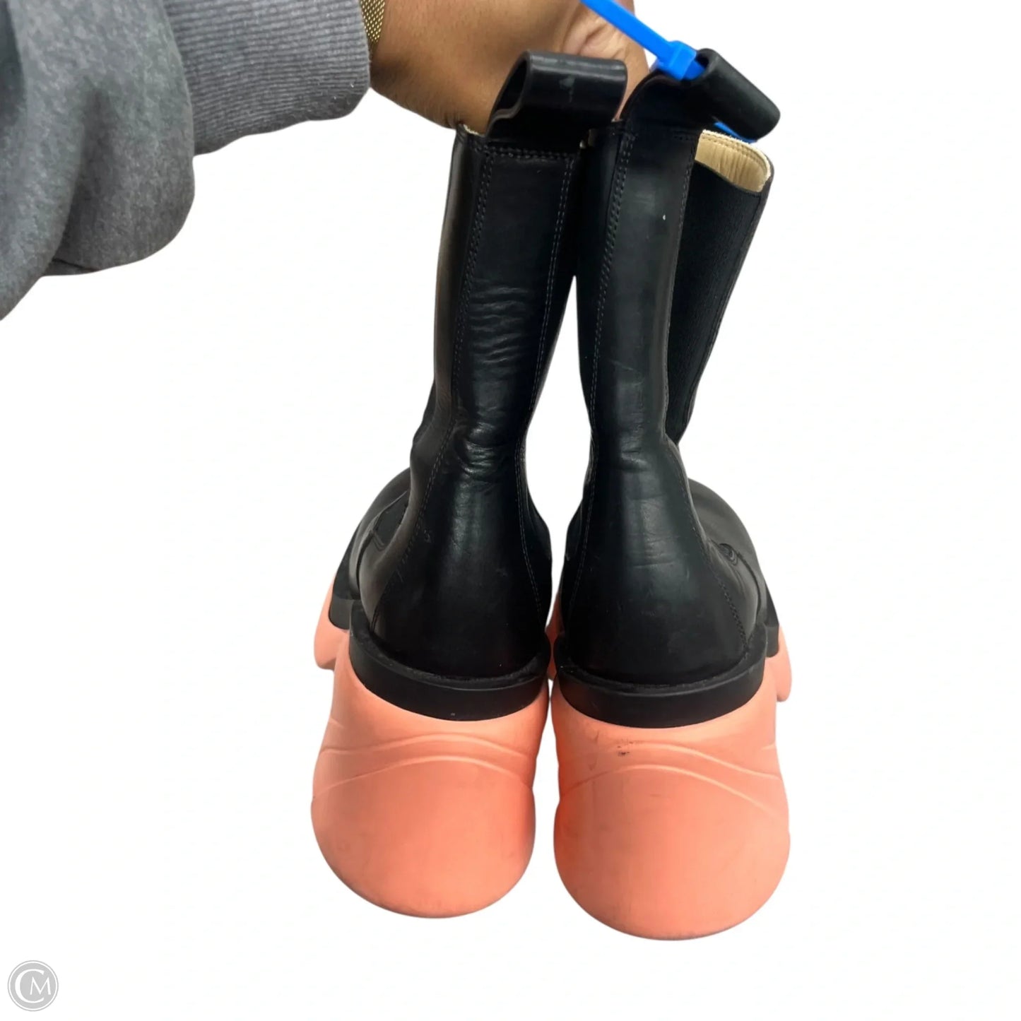 Boots Luxury Designer By Bottega Veneta In Black & Pink, Size: 8.5