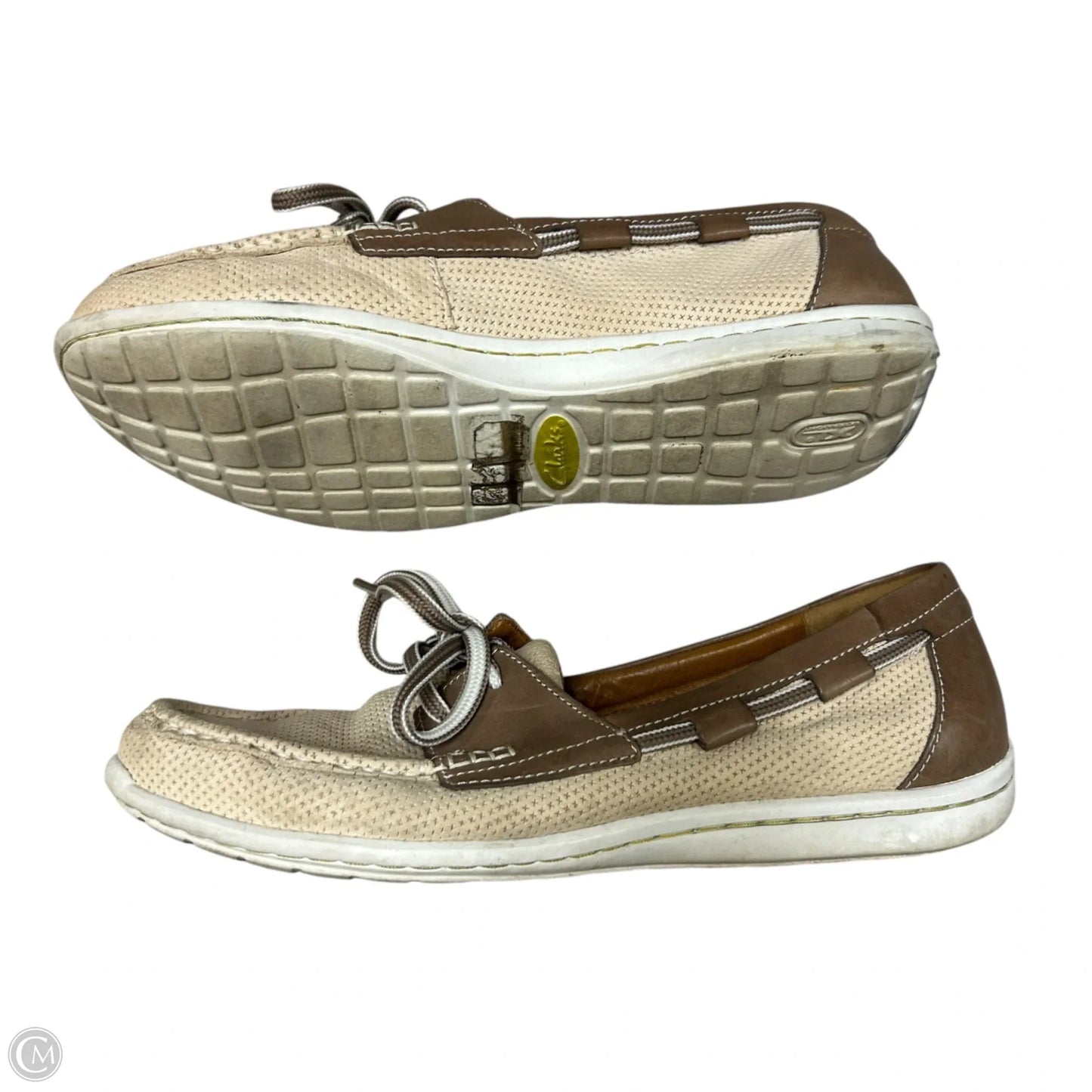 Shoes Flats By Clarks In Cream, Size: 8