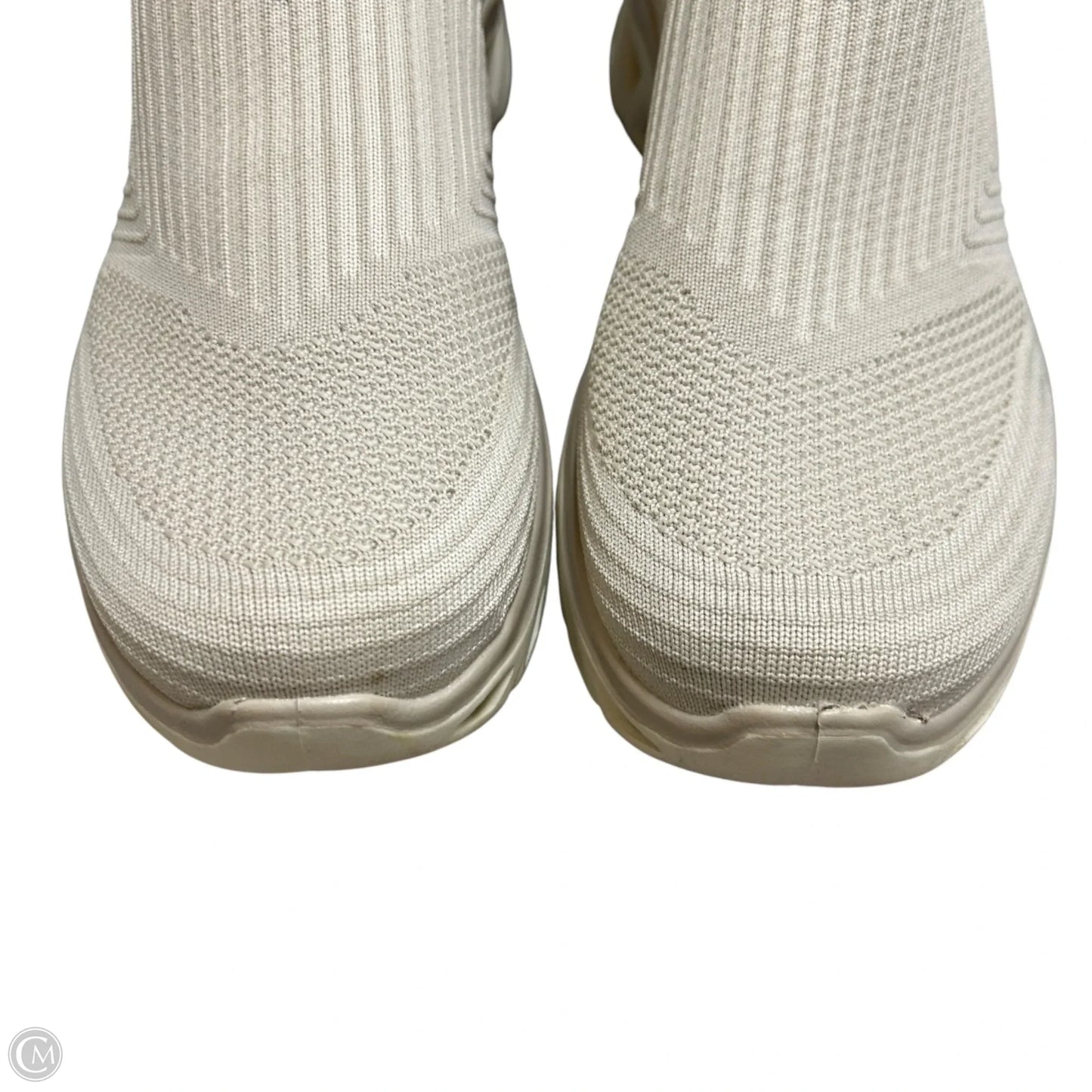 Shoes Sneakers By Skechers In Cream, Size: 9