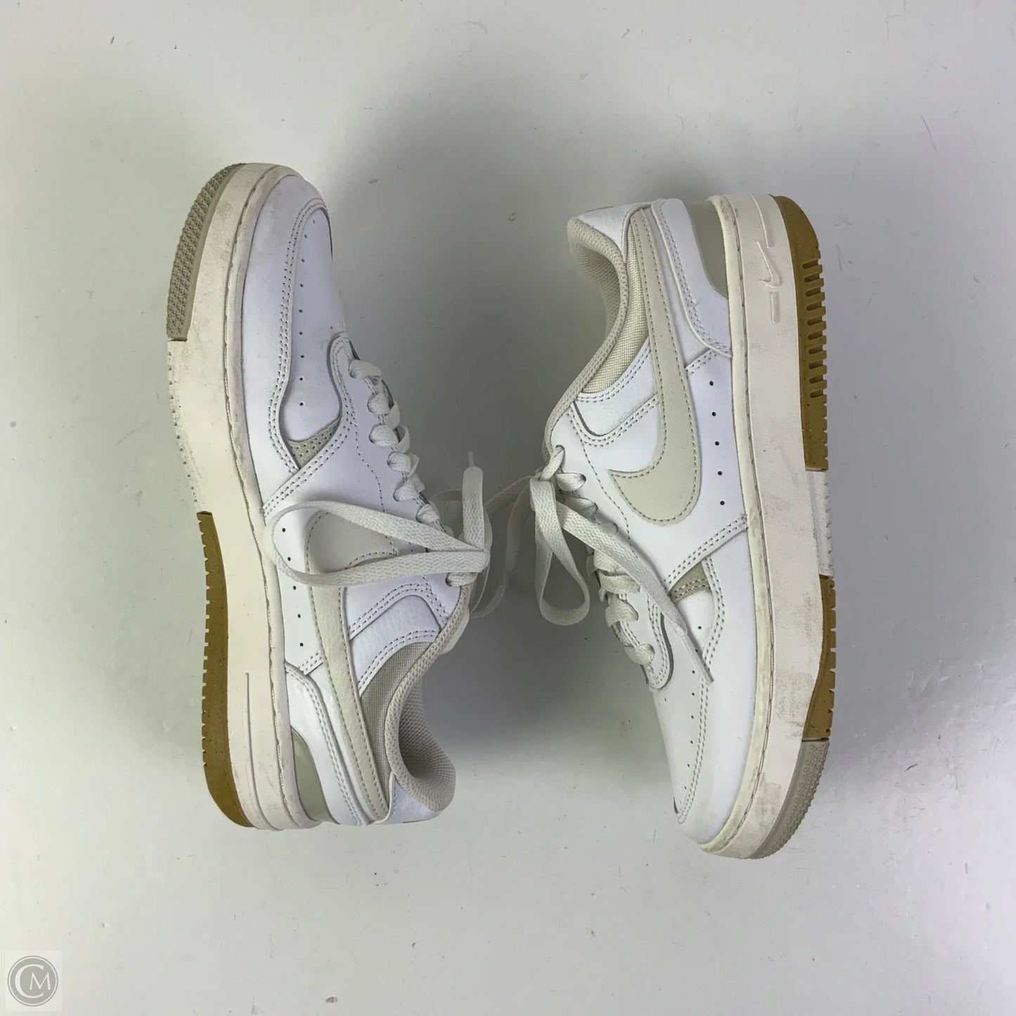Shoes Sneakers By Nike In White, Size: 8.5