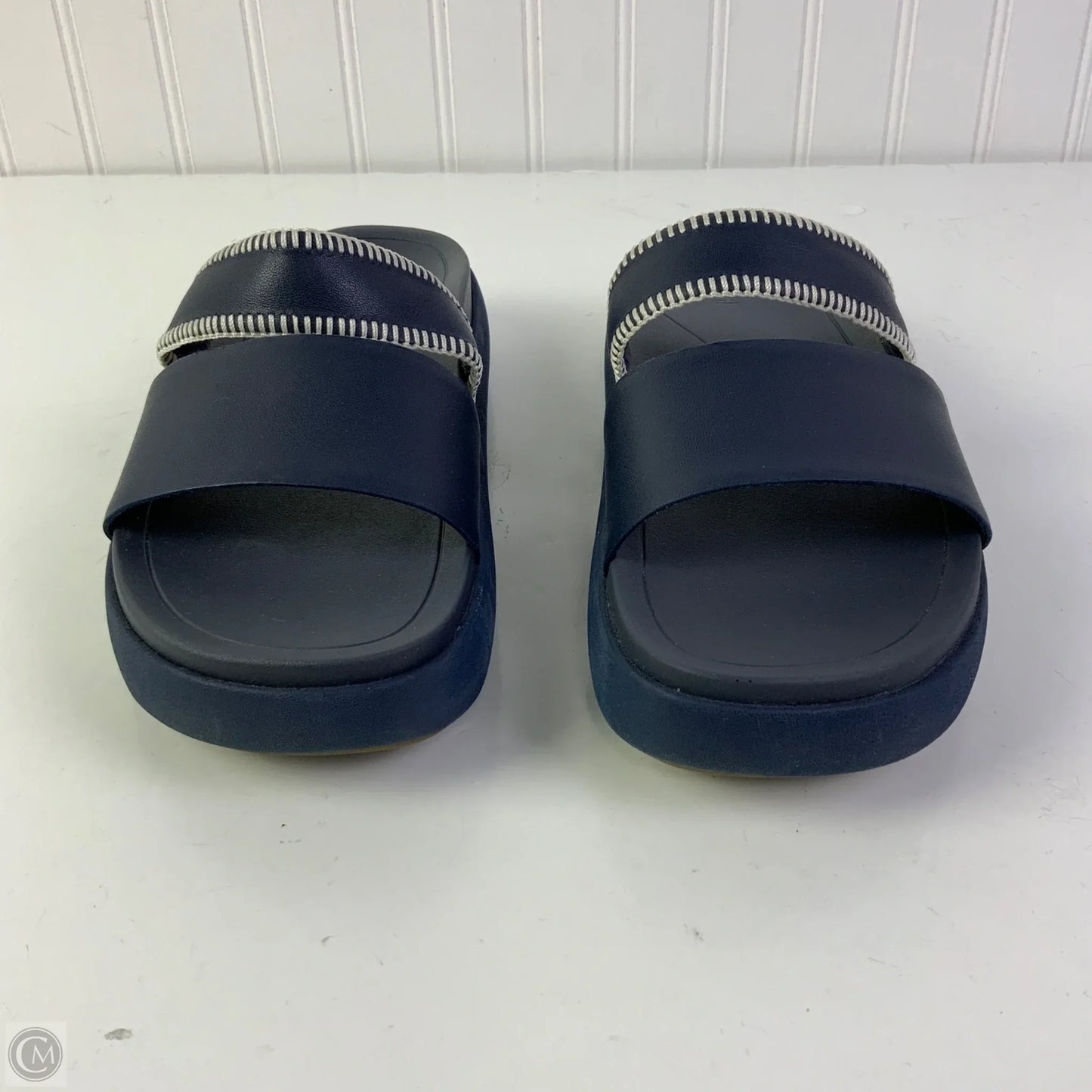 Sandals Flats By Olukai In Navy, Size: 10