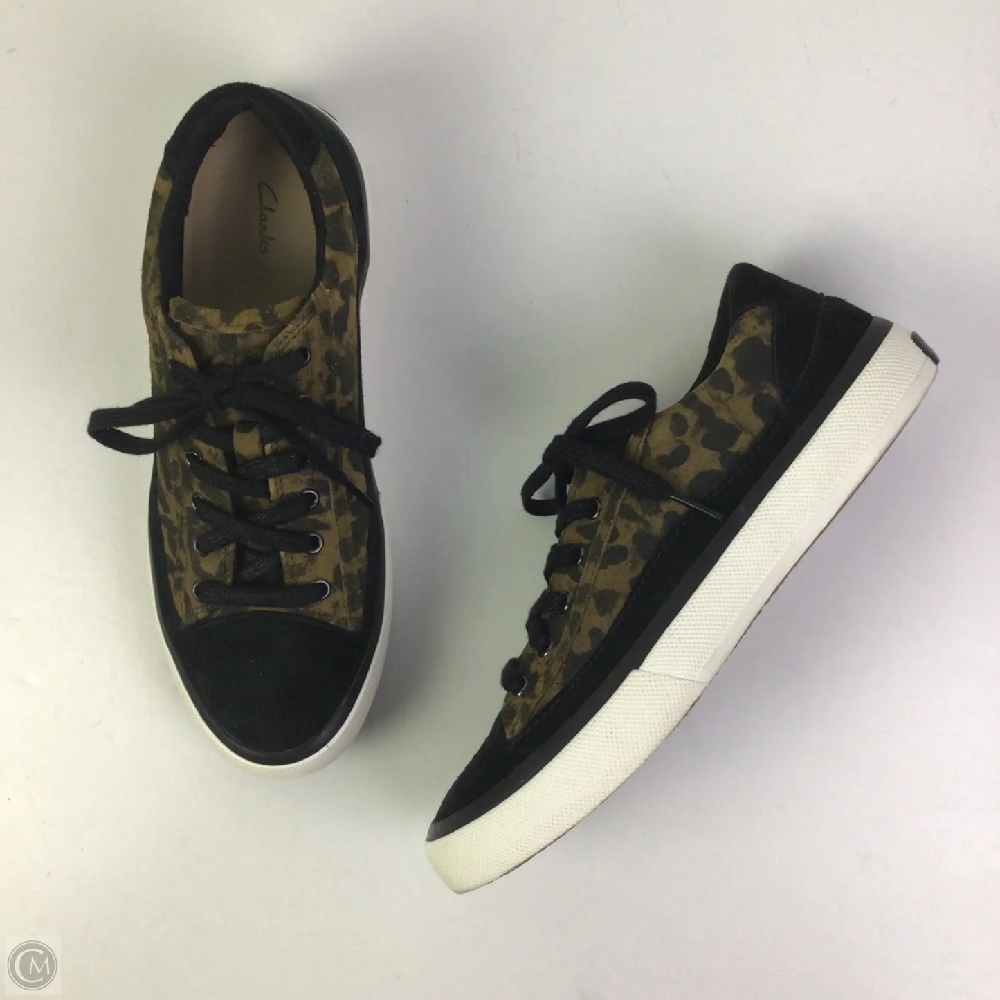 Shoes Sneakers By Clarks In Black & Brown, Size: 8.5