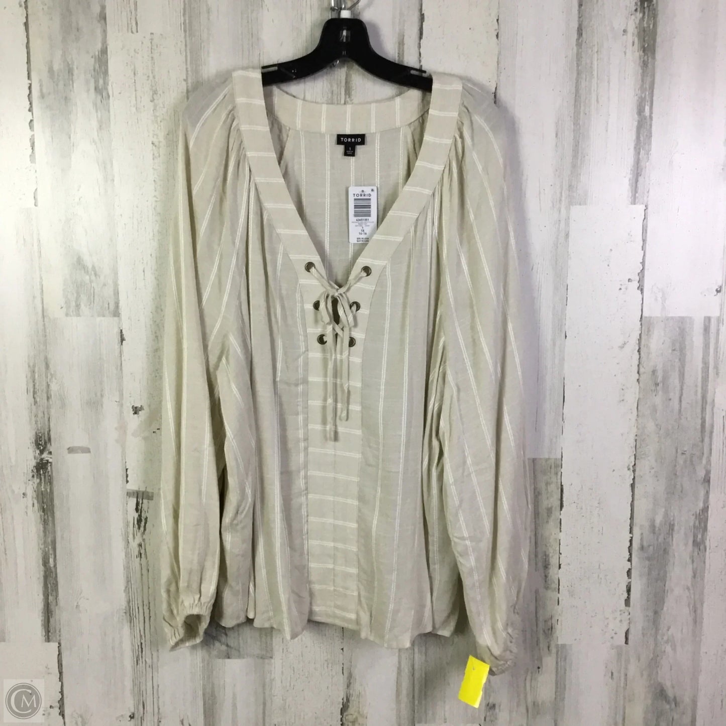 Top Long Sleeve By Torrid In Beige, Size: 1x