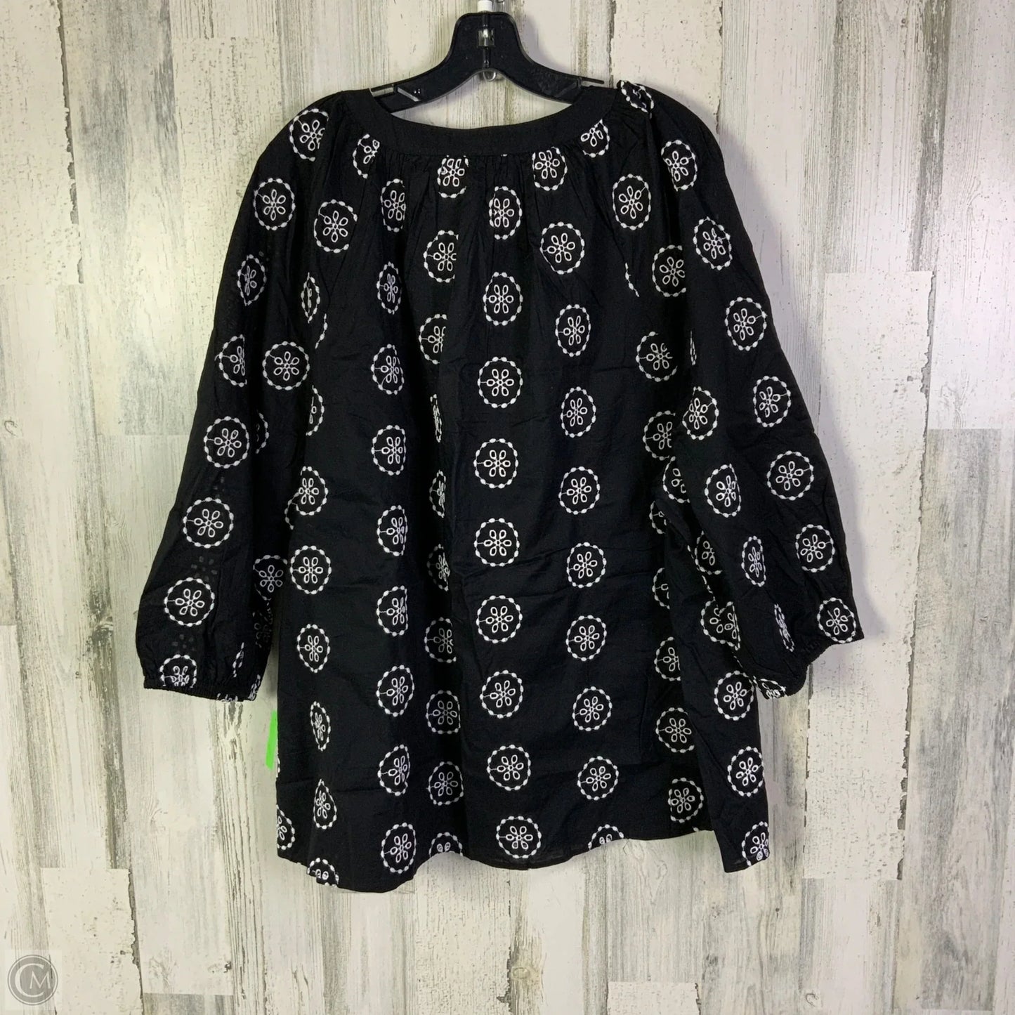 Top Short Sleeve By Lane Bryant In Black & White, Size: 3x
