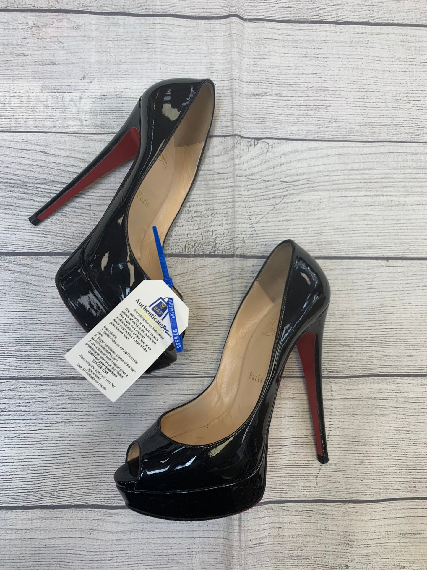 Shoes Designer By Christian Louboutin  Size: 8.5