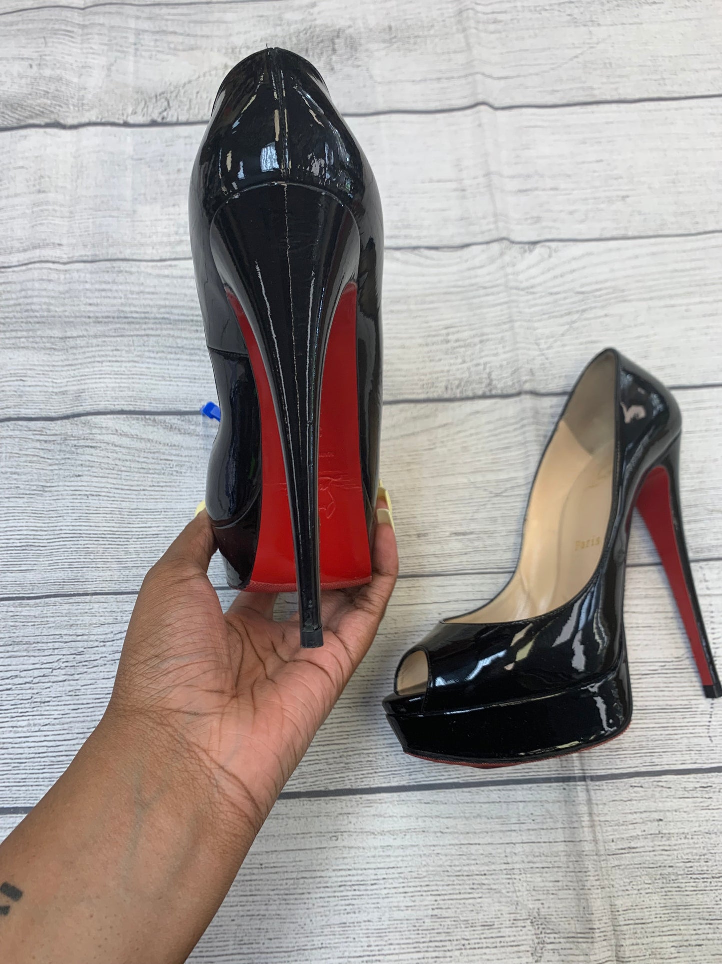 Shoes Designer By Christian Louboutin  Size: 8.5