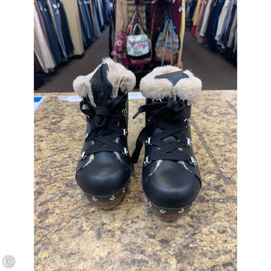 Boots Ankle Heels By Guess In Black & Cream, Size: 6