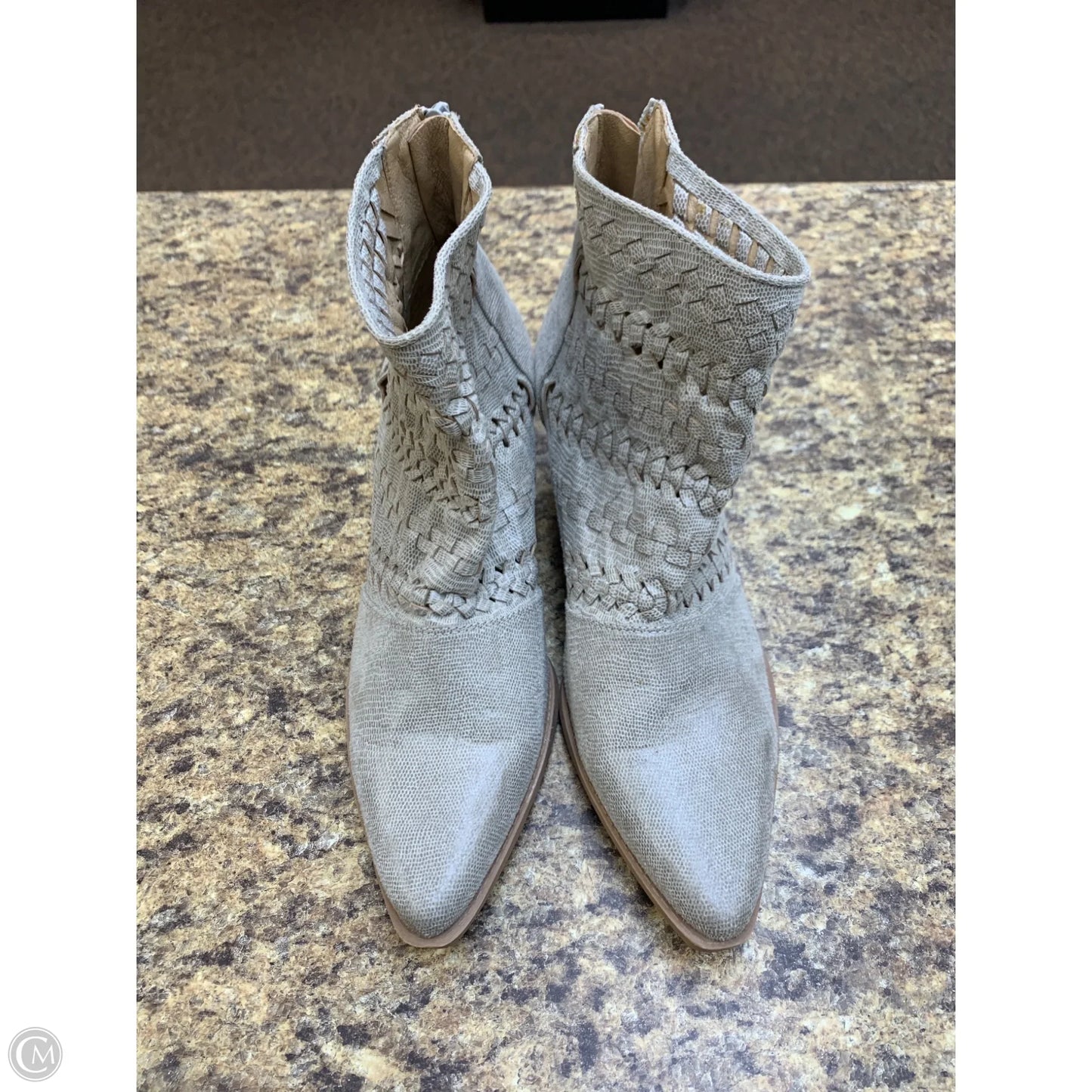 Boots Ankle Heels By Clothes Mentor In Beige, Size: 9