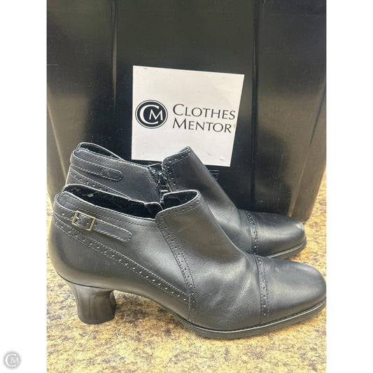 Boots Ankle Flats By Clarks In Black, Size: 8.5