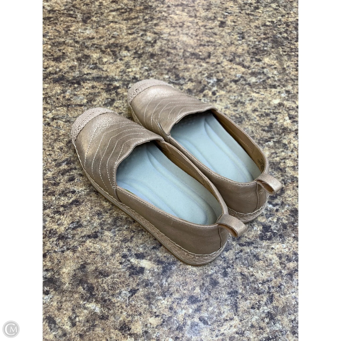 Shoes Flats By Crown Vintage In Gold, Size: 6