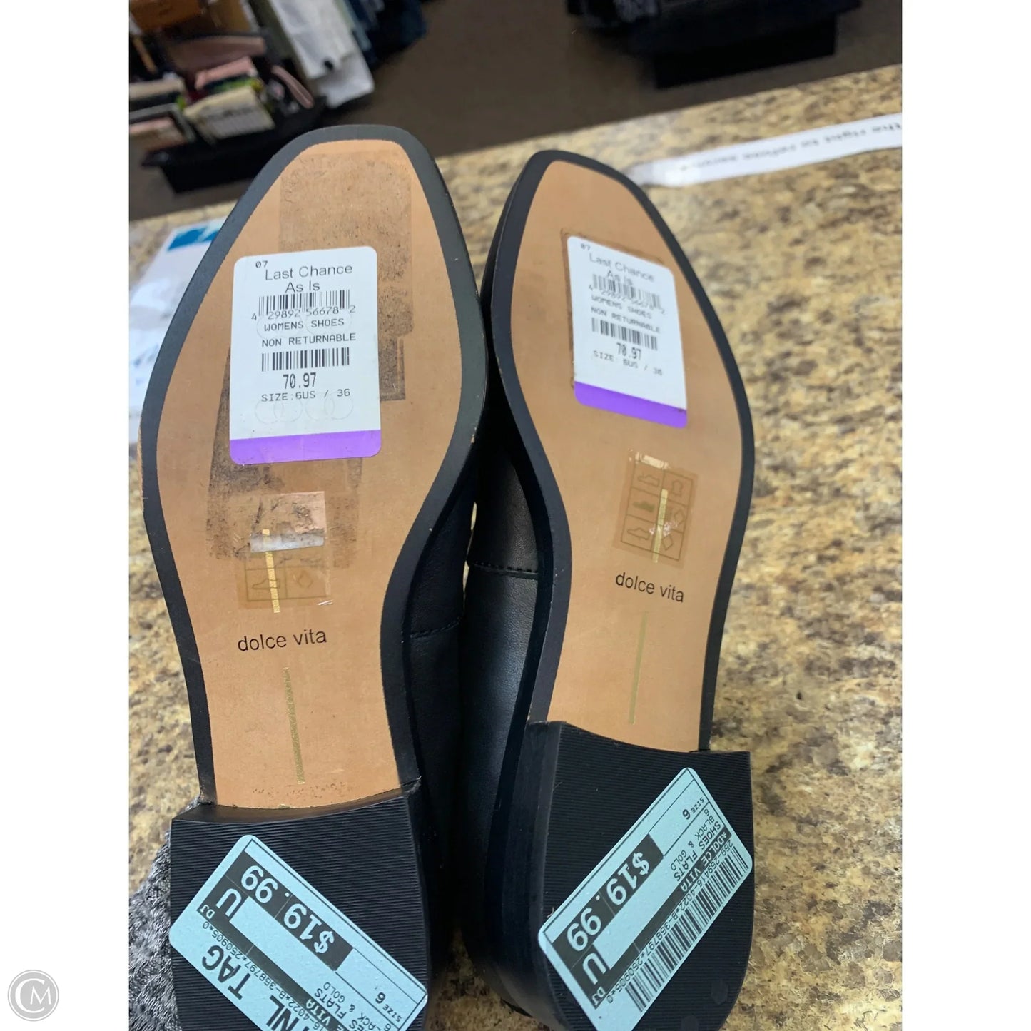 Shoes Flats By Dolce Vita In Black & Gold, Size: 6