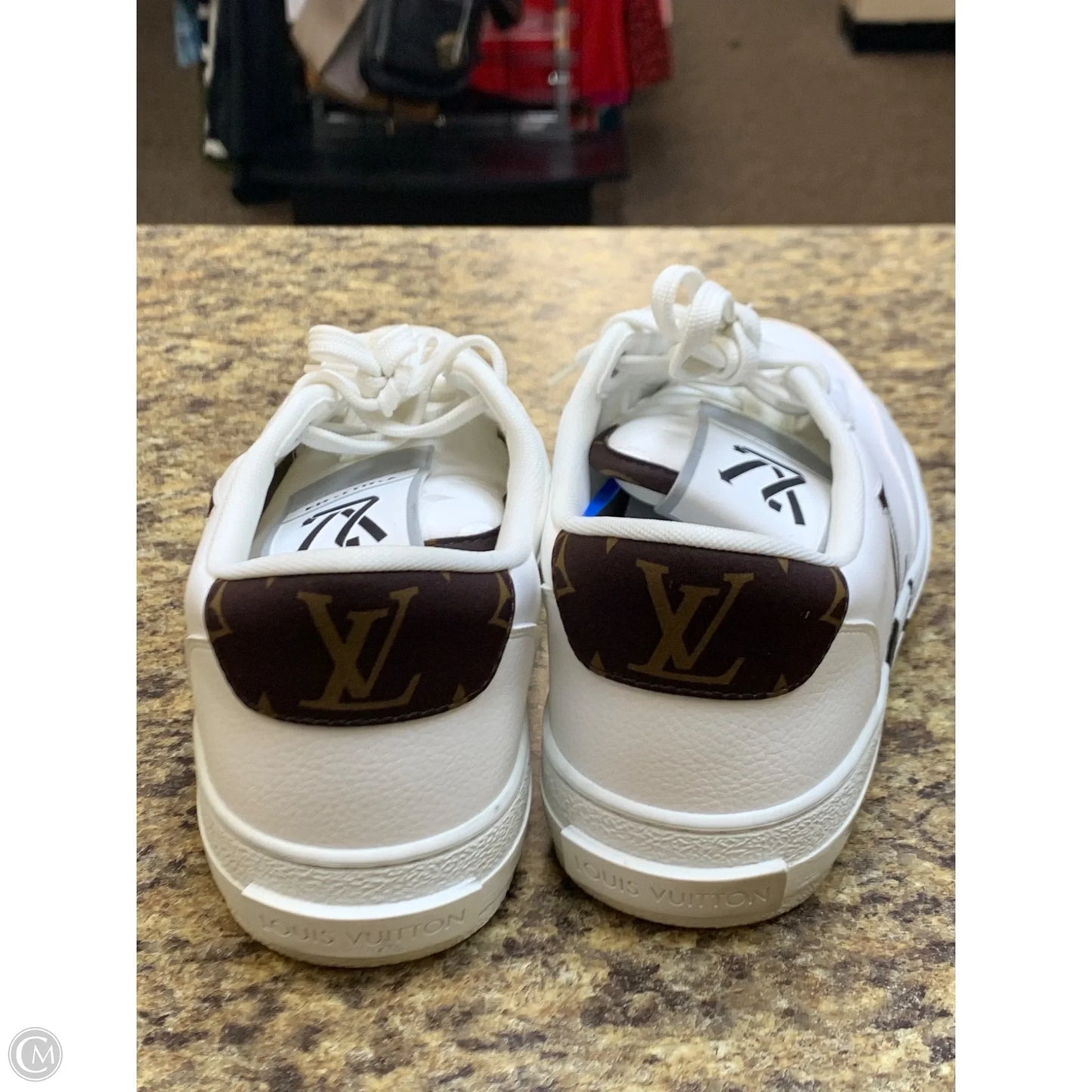 Shoes Luxury Designer By Louis Vuitton In Brown & White, Size: 9.5