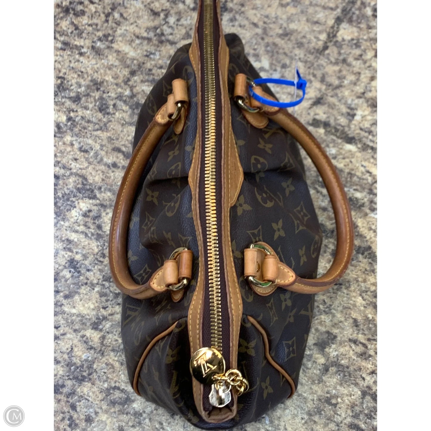 Handbag Luxury Designer By Louis Vuitton, Size: Medium