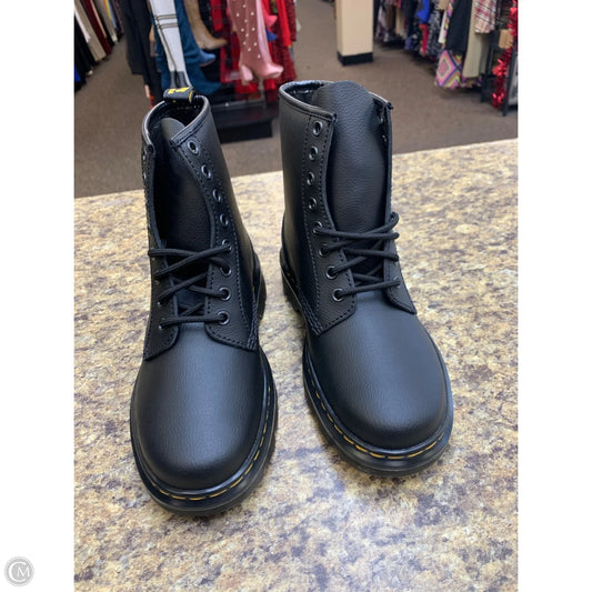 Boots Ankle Flats By Dr Martens In Black, Size: 7