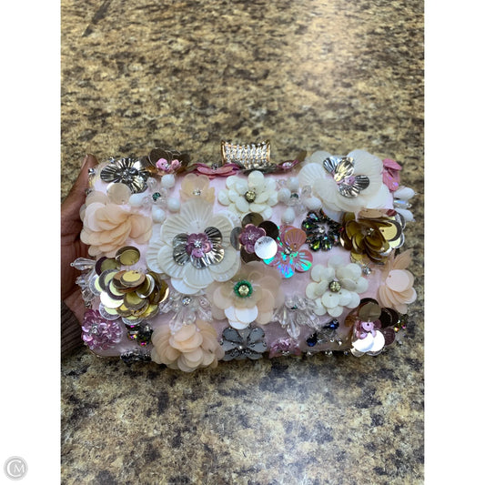 Clutch By Cmf, Size: Medium