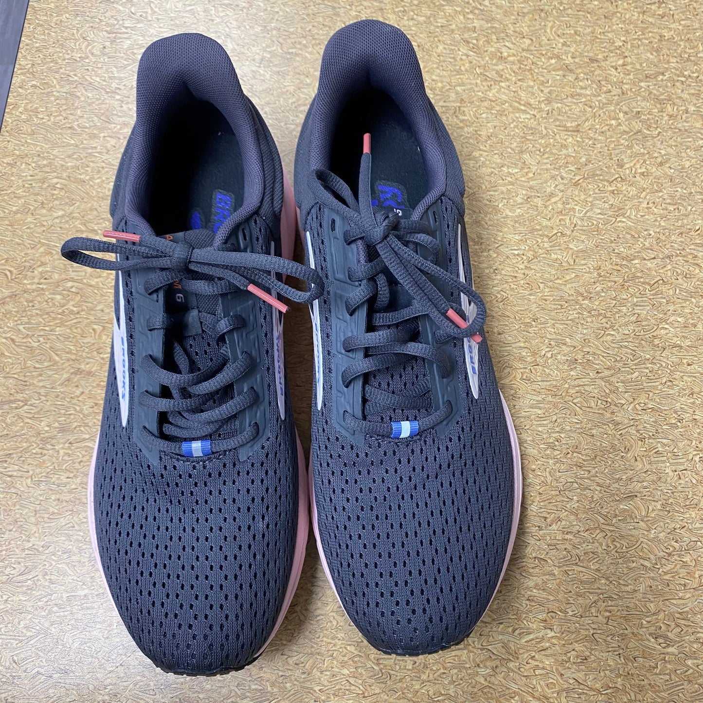 Shoes Athletic By Brooks In Grey & Pink, Size:11