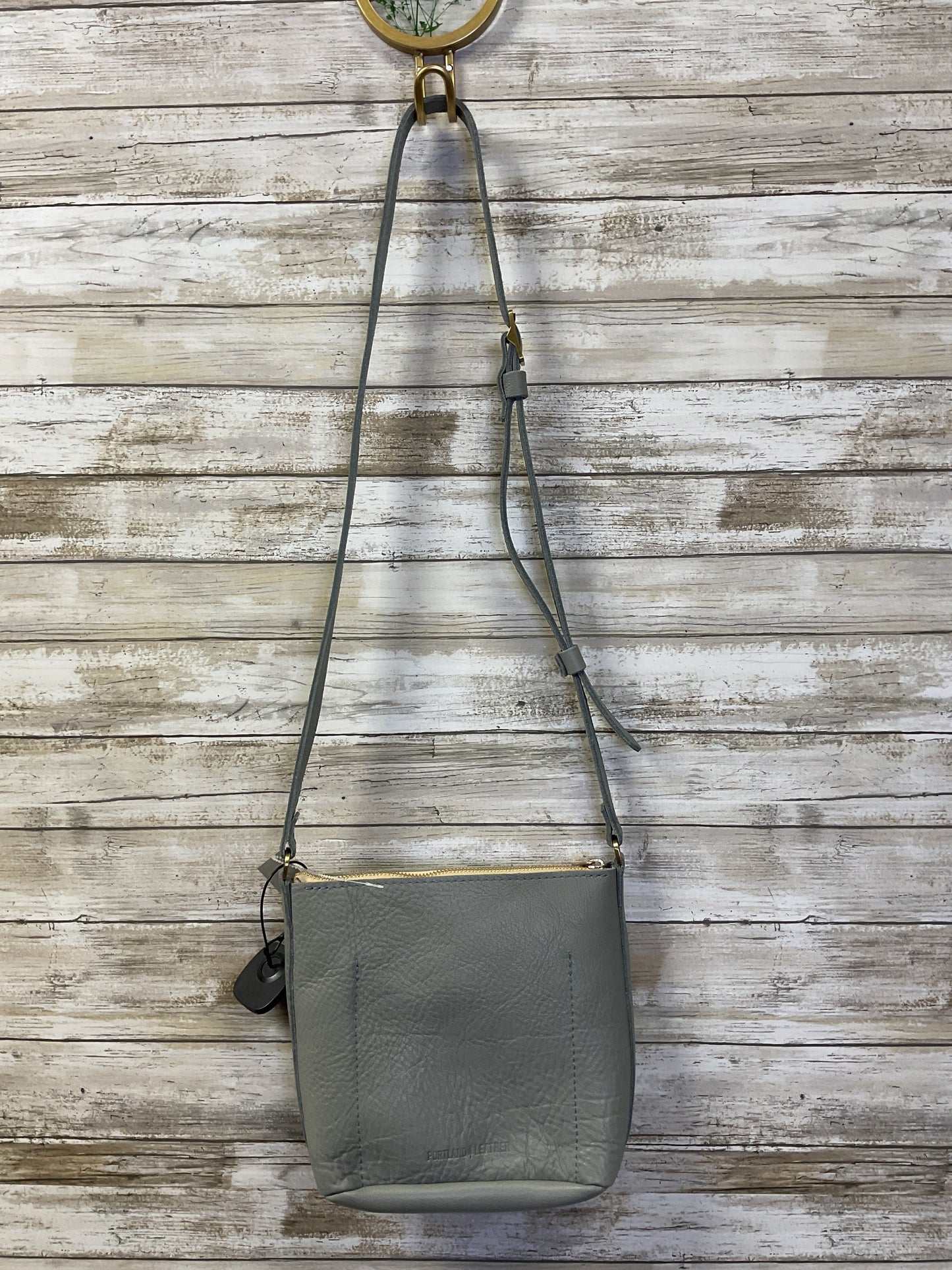 Crossbody Leather By Cma In Grey, Size:Medium