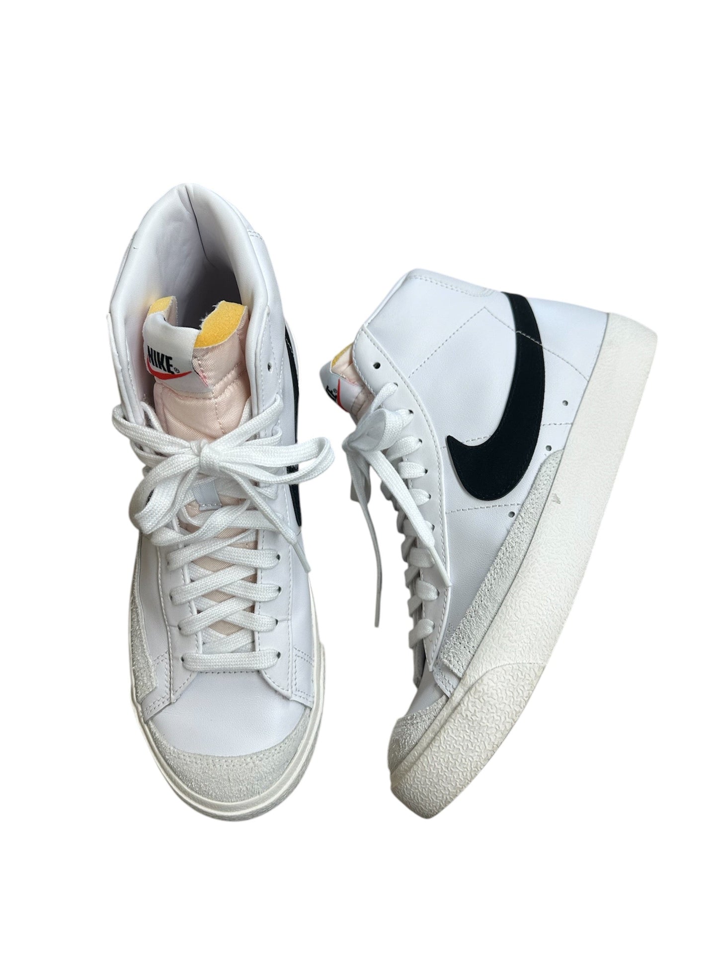 Shoes Sneakers By Nike In White, Size: 9