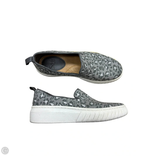 Shoes Sneakers By Sofft In Grey, Size: 9
