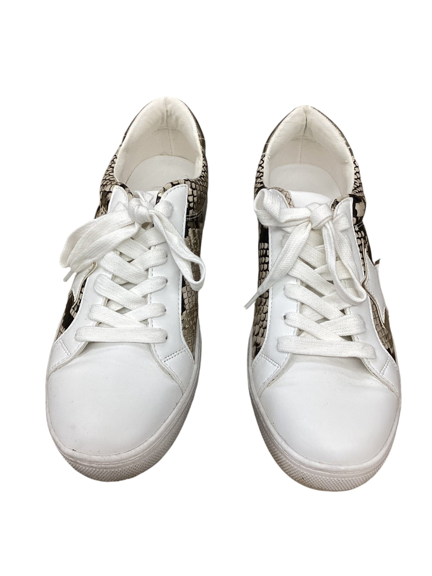 Shoes Sneakers By Steve Madden In White, Size: 9