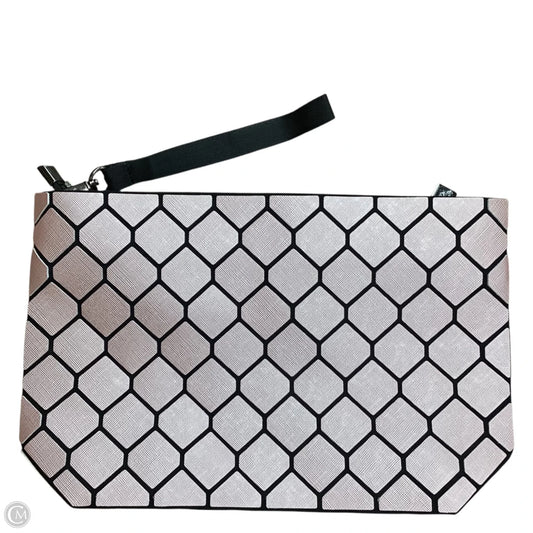 Wristlet By Clothes Mentor, Size: Large