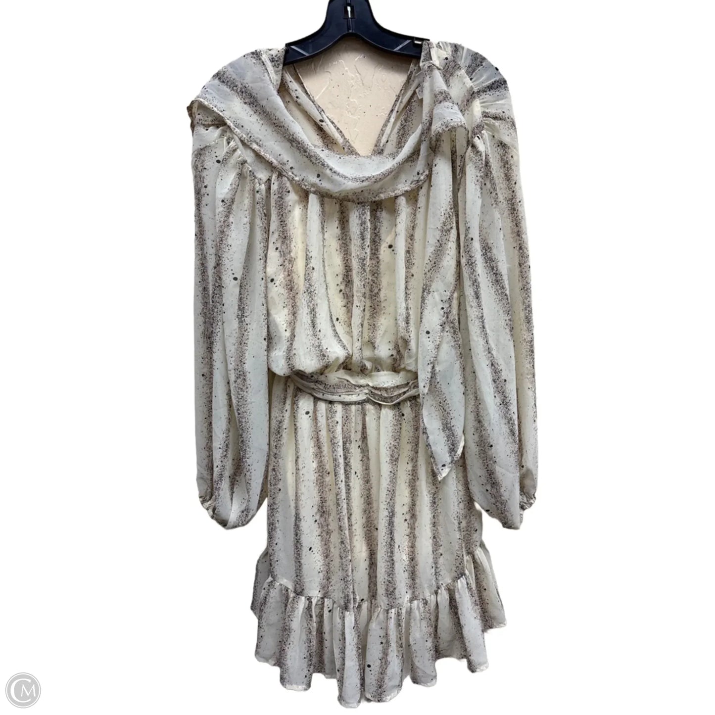 Dress Casual Short By Entro In Beige, Size: M