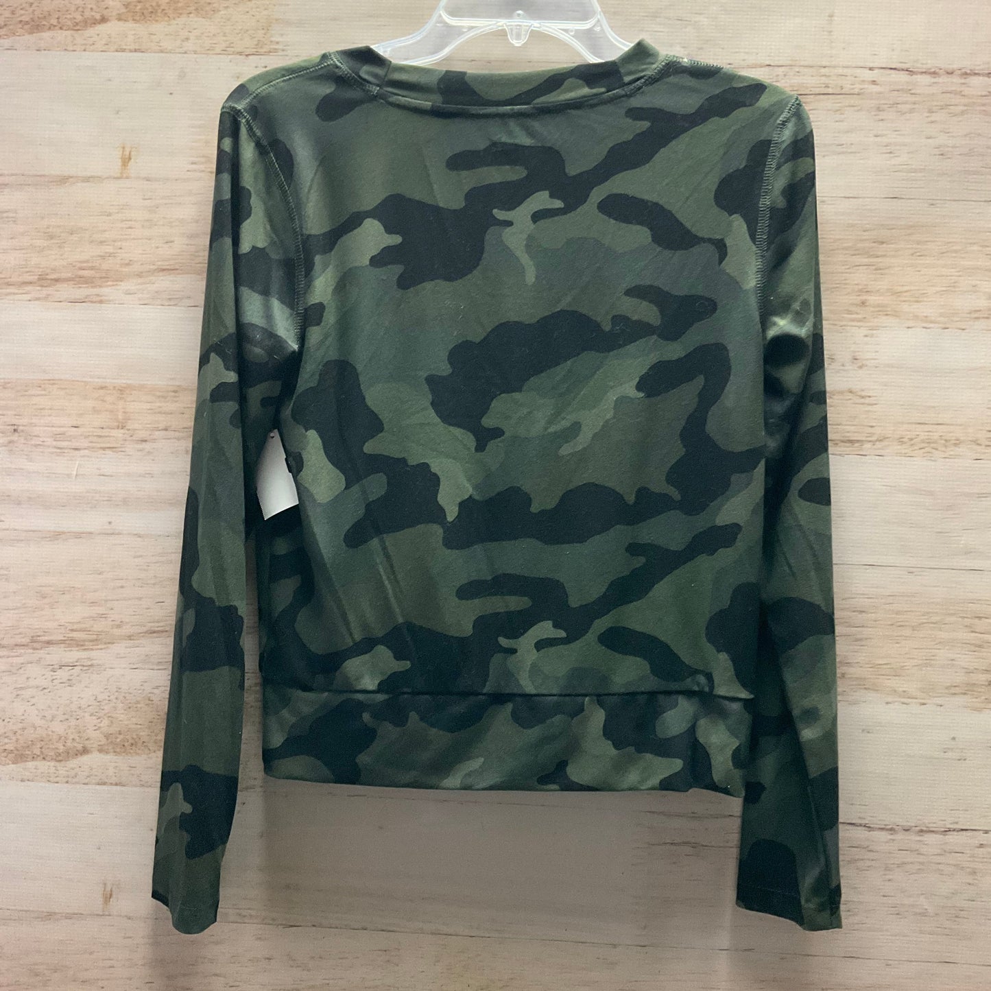 Athletic Top Long Sleeve Crewneck By Old Navy In Camouflage Print, Size: M