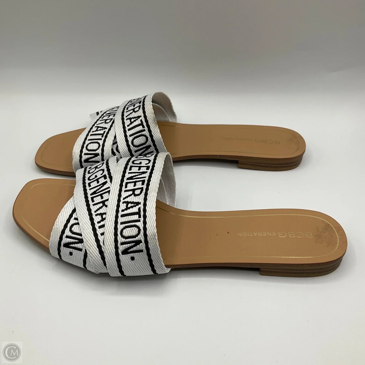 Sandals Flats By Bcbg In White Black, Size: 10