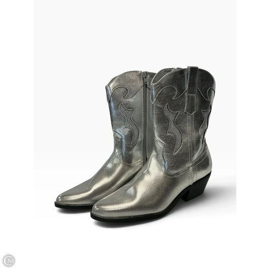 Boots Western By No Boundaries In Silver, Size: 10