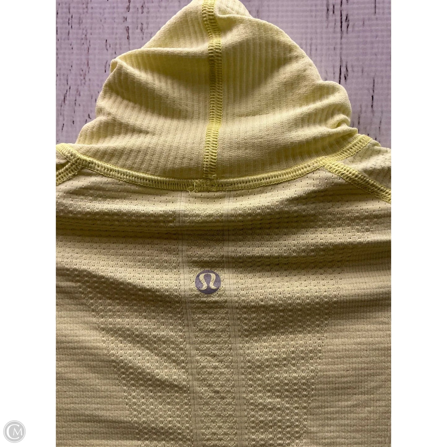 Athletic Top Long Sleeve Collar By Lululemon In Green, Size: 4