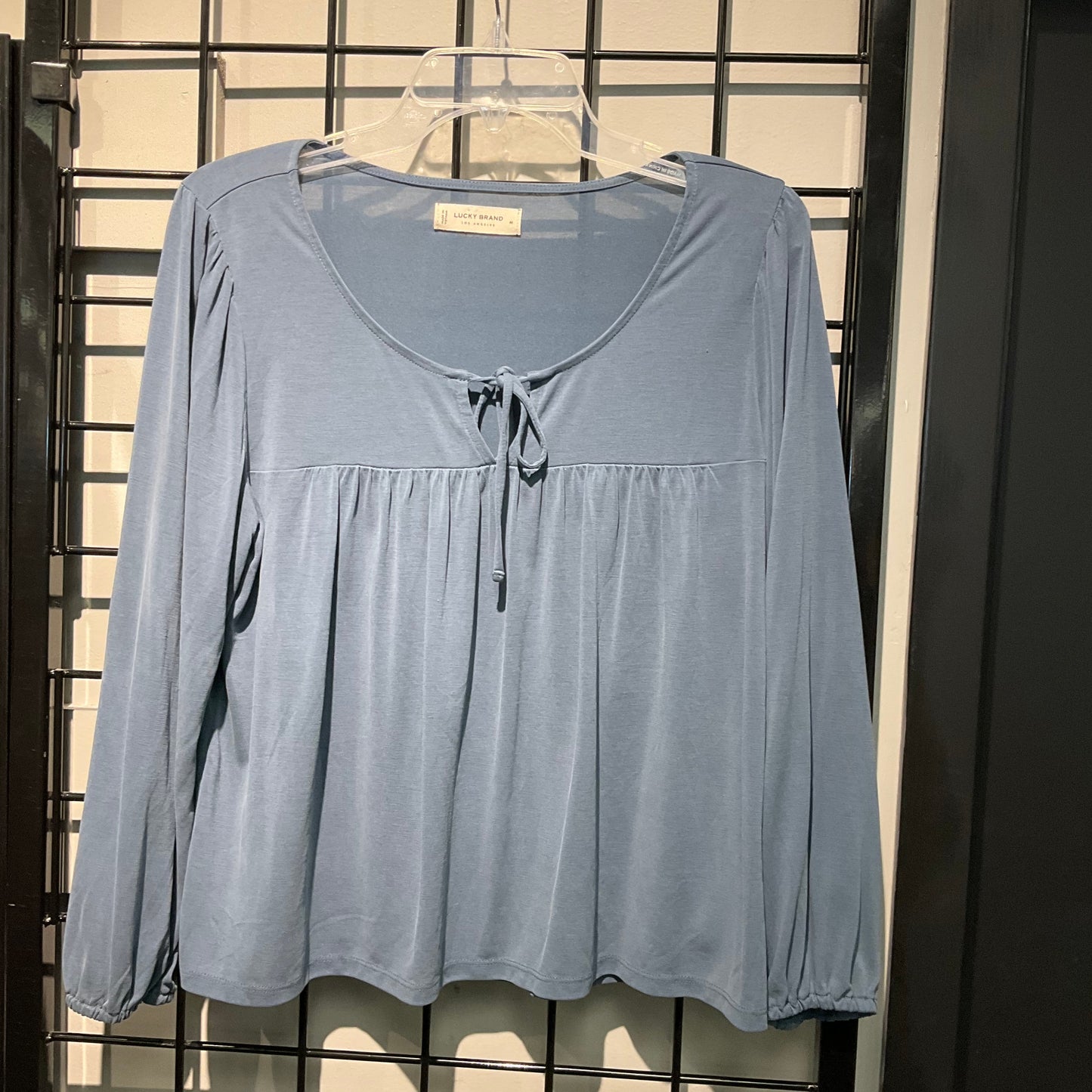 Top Long Sleeve By Lucky Brand In Blue, Size: M