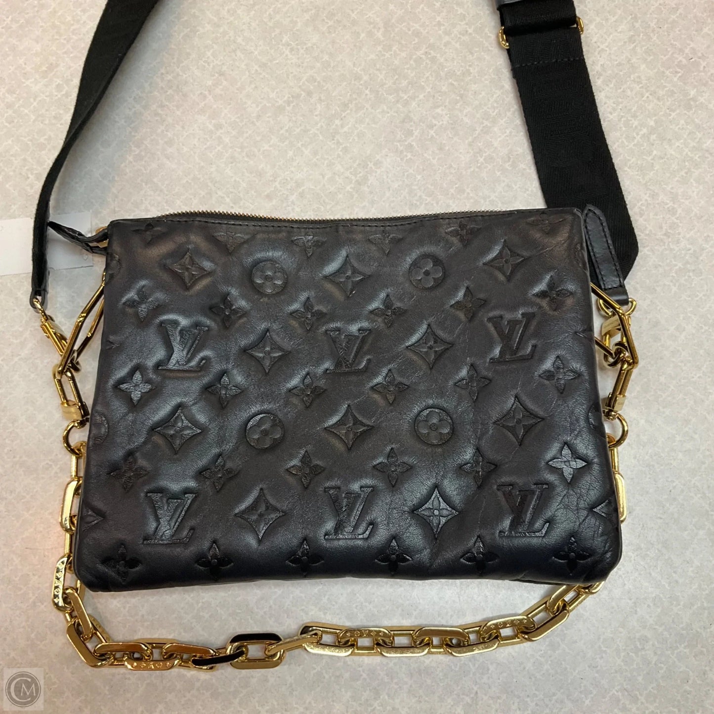 Crossbody Luxury Designer By Louis Vuitton, Size: Medium